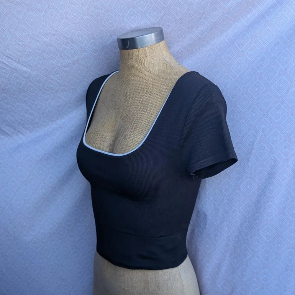 Athleta Crop Top Women Black Like New Ribbed Square Neck White Trim Short Sleeve